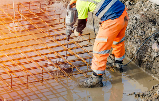 Best Driveway Concrete Repair  in Milwaukee, WI